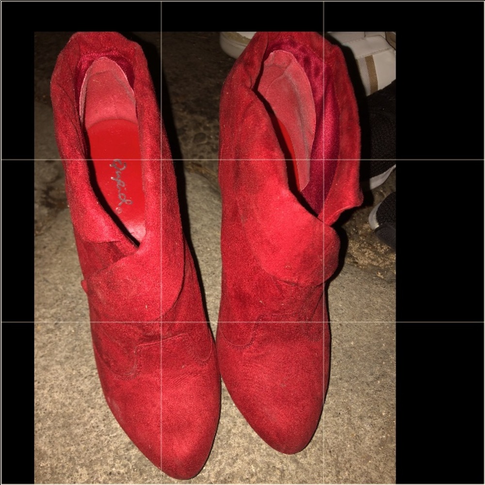 Red heel boots 👠🎀